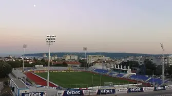 Осветлението на стадион 