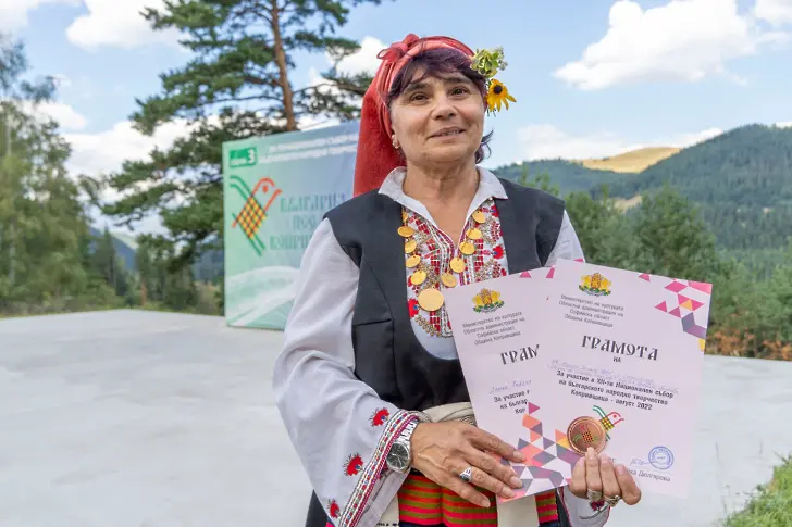Пазители на автентичния фолклор от Габрово на Копривщица