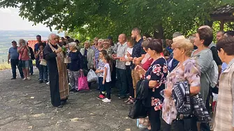 Курбан за здраве раздадоха в манастира „Св. Иван Рилски“