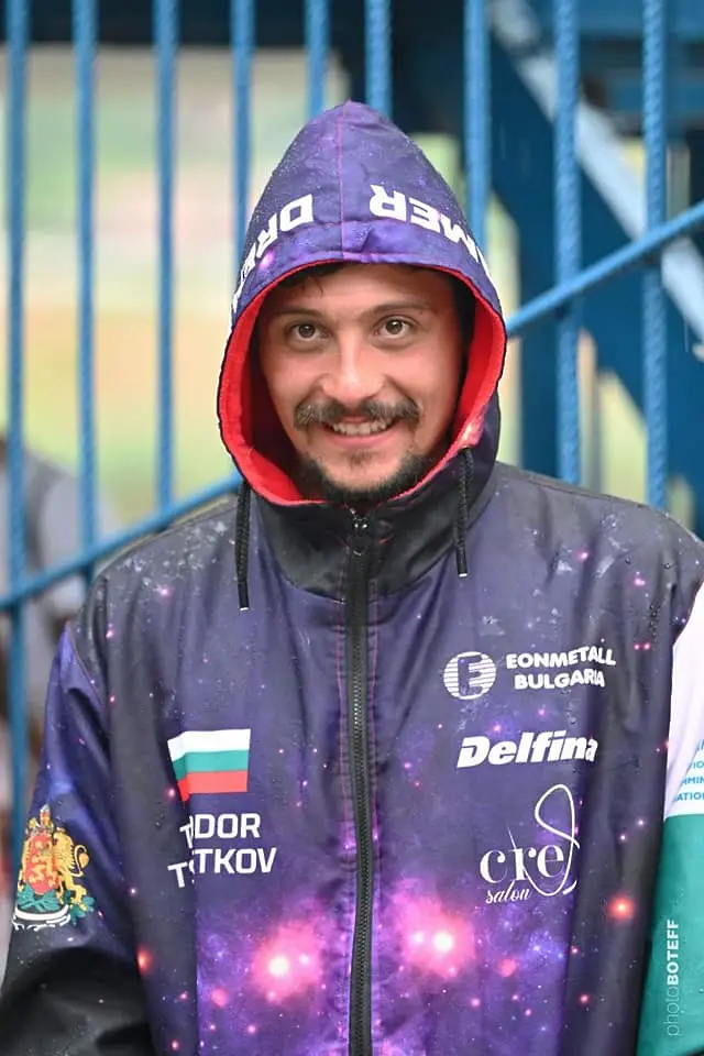 Теодор Цветков постави рекорд на Гинес след 71 часа непрекъснато плуване