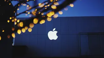 Apple уволни около 100 служители