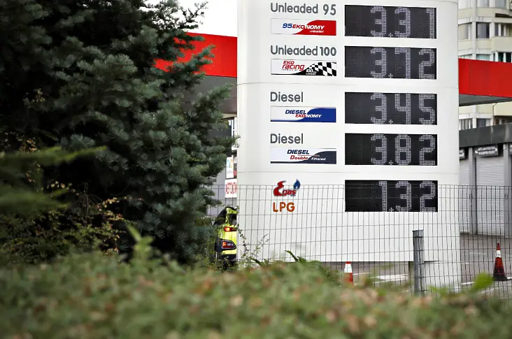 Цените на бензина и дизела бележат лек спад