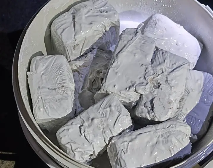В Малко Търново: Откриха 28,5 кг наркотици в кутии с латекс