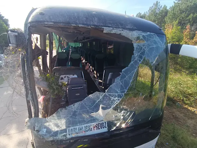 Собственикът на обърналия се сръбски автобус е с над 100 нарушения