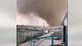 Мощно торнадо удари района Саки в Крим