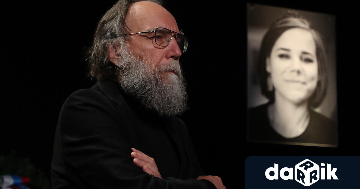 Стотици хора се наредиха на опашка, за да почетат паметта