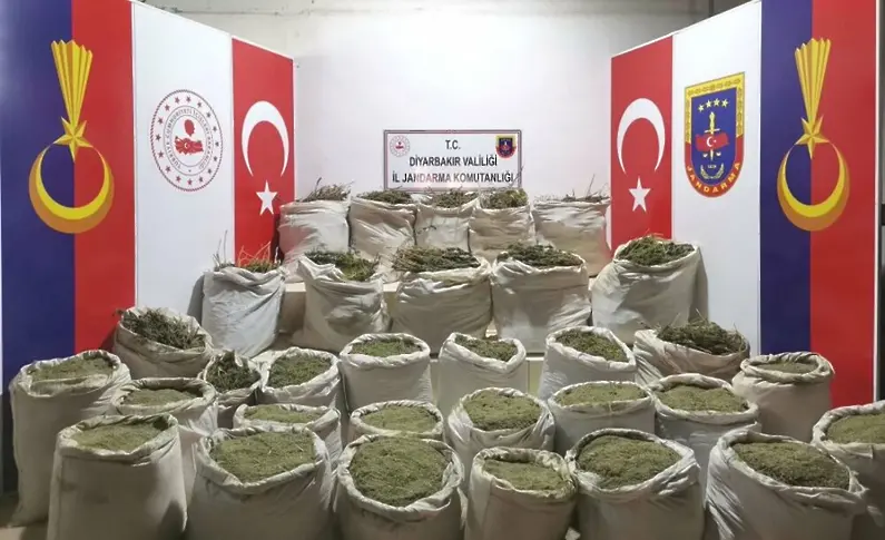 Близо два тона хашиш на прах бяха заловени в Турция