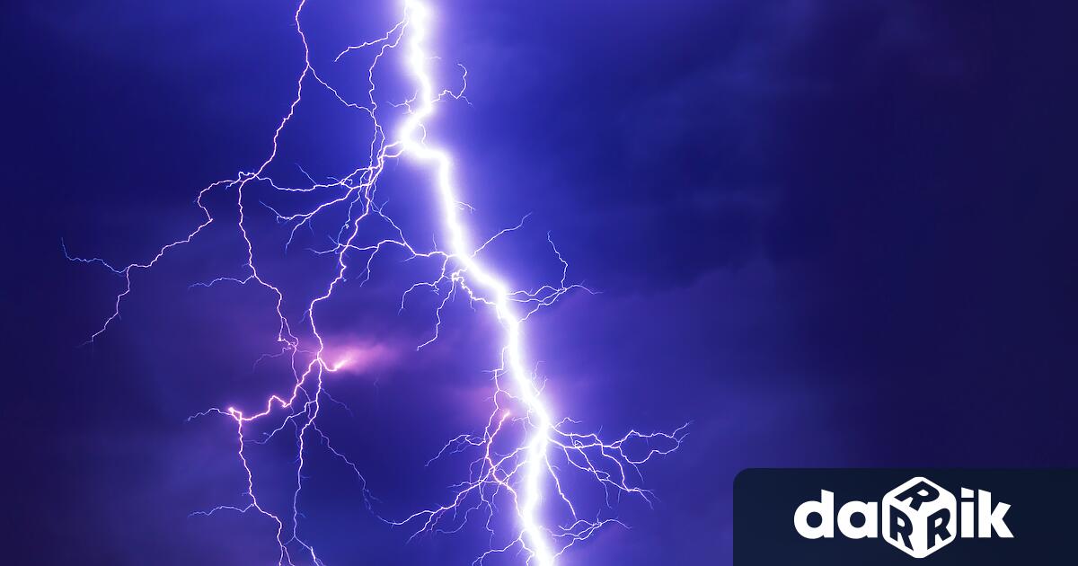 Мъж и жена са загинали при вчерашната буря в Брезнишко.