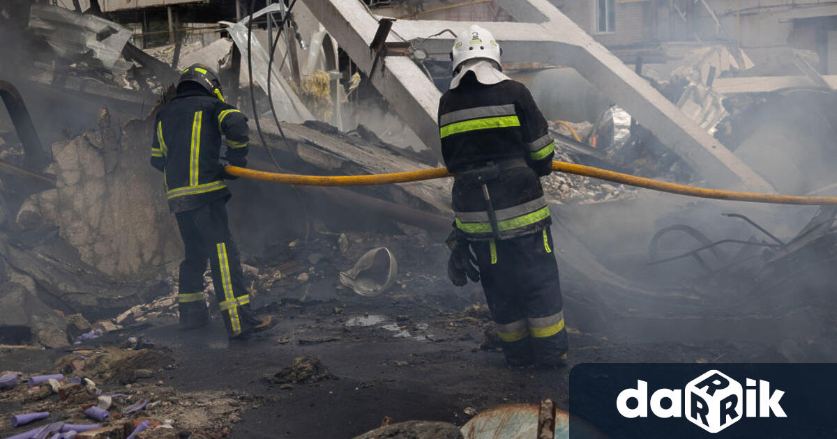 Руска ракета удари днес жилищен район в южен украински град,