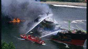 Край бреговете на Япония се сблъскаха танкер за химикали и