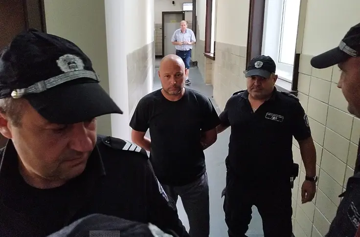 Шофьорът на сръбския автобус остава в ареста