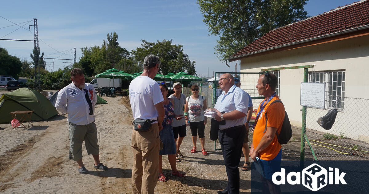 Тази регата представлява не само плаване по Дунав, а взаимно