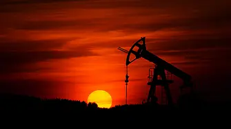 Цената на петрола се покачи, след като Саудитска Арабия обяви, че ОПЕК може да намали добива