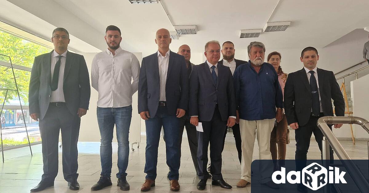 Лидерът на ГЕРБ Бойко Борисов отново е водач на листата