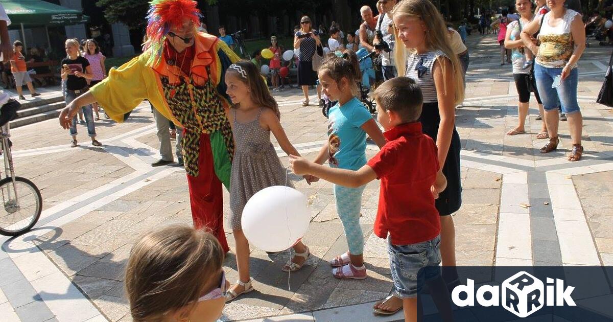 Най-дългата картичка с пожелания за 75-я рожден ден на Димитровград