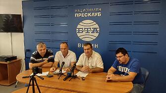 Лидерът на БОРЕЦ Видин Георги Георгиев съвместно с трима уволнени от областния
