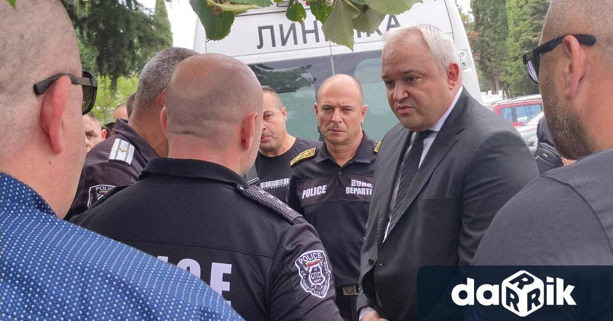 Тези полицаи изпълниха своя дълг и на свой ред аз