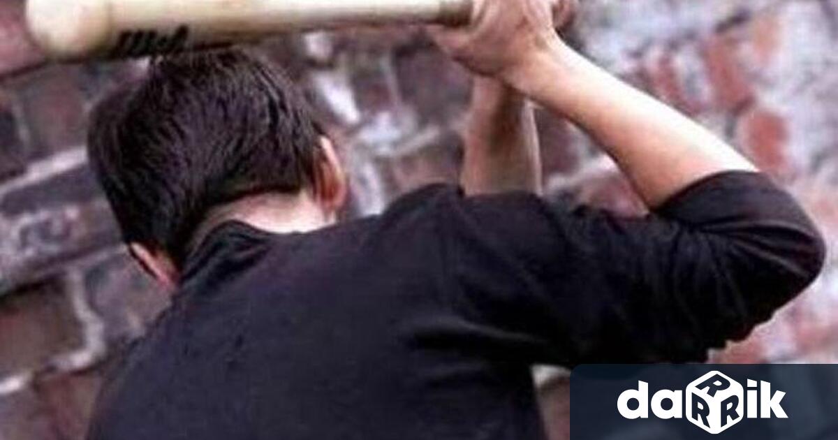 Мъж се оплака в полицията, че негов съселян го е