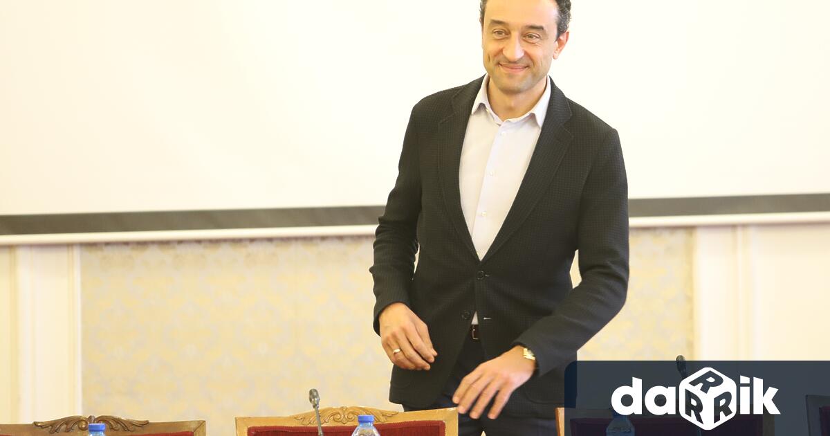 Даниел Лорер отново ще е начело на варненска листа на