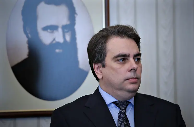 Асен Василев: Въпросът за президентска република не е на дневен ред