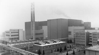 Руският ядрен енергиен гигант Росатом ще започне изграждането на два