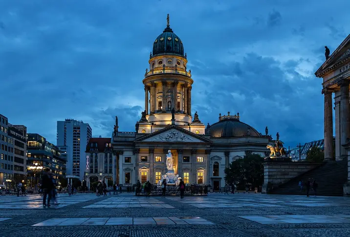По-тъмно и по-хладно ще бъде в обществените сгради в Германия 