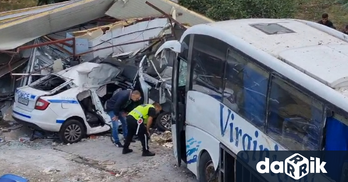 15-годишният сириец Омар е управлявал автобуса с мигранти, който помете
