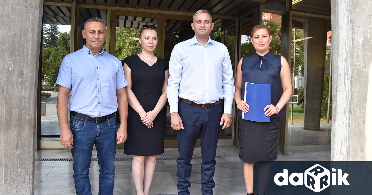 Пълна листа от 18 кандидати за народни представители регистрира ДПС