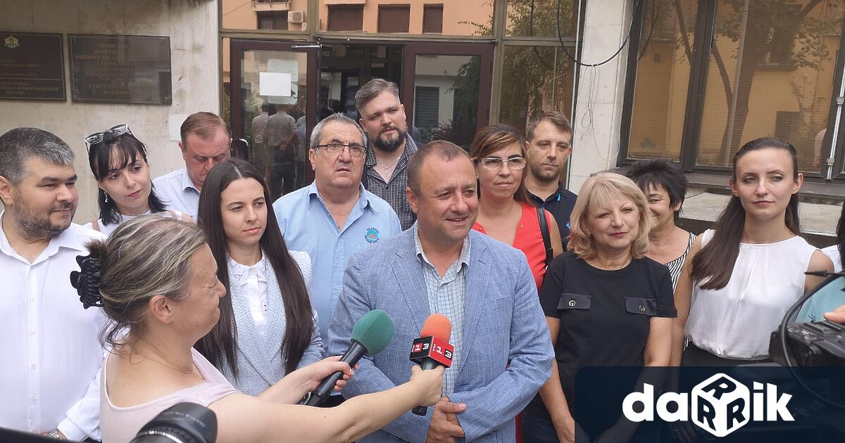 Документите подаде водачът Иван Иванов, министър на земеделието в 47-то