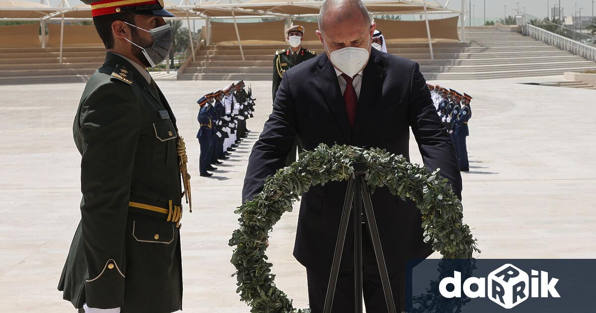Българският държавният глава е в ОАЕ по покана на президента