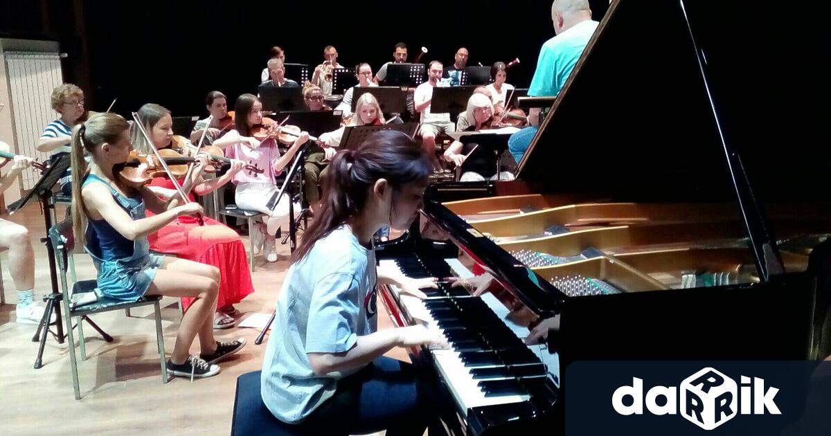 Симфониета Враца се завръща със забележителен концерт за почитателите си