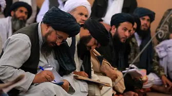С фойерверки: Талибаните празнуват една година незавимост от Америка (видео)