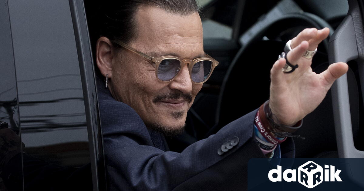 Джони Деп направи истински фурор, след като се появи на