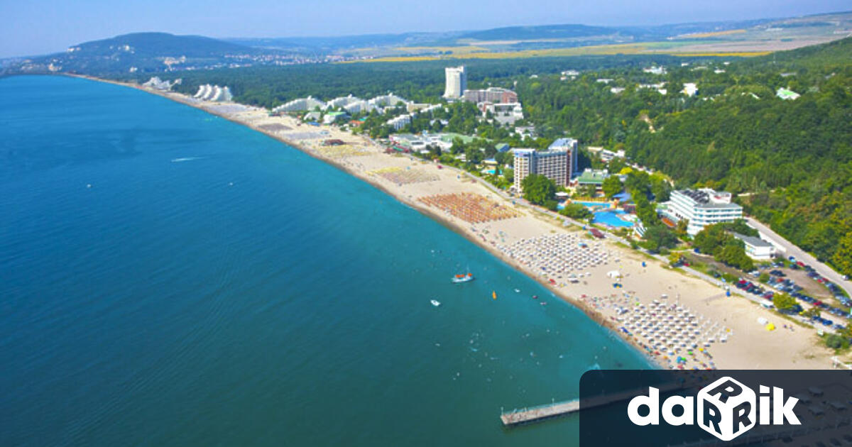 Нов офис на открито край брега на ваканционно селище Албена“