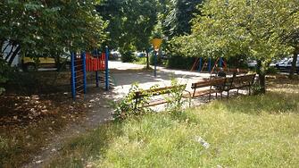 През септември стартира благоустрояване на залесената територия зад бл 19в