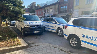 Криминалисти от ОДМВР – Кюстендил са задържали трима млади мъже
