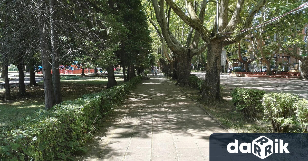 От края на месец март в курортния град Вършец работи