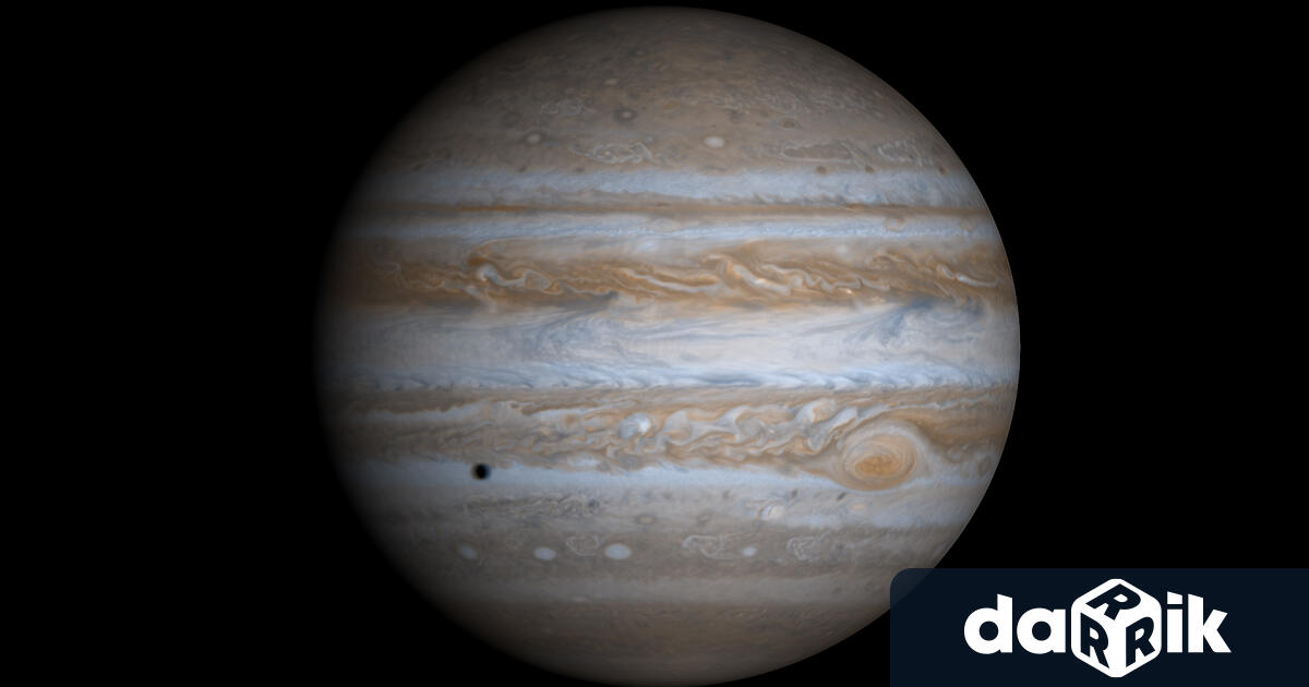 Американската сонда Джуно (Юнона) направи изумителни снимки на Юпитер, които