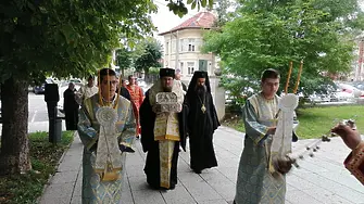 Във Враца пристигнаха за поклонение мощите на св. Лука Симферополски