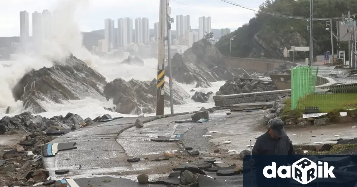 Хиляди южнокорейци са евакуирани, тъй като тайфунът Hinnamnor достигна сушата