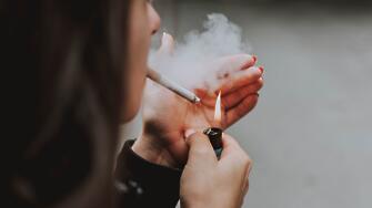 България е на първо място по тютюнопушене в Европа като страната