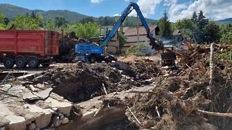 В най тежко пострадалите от наводненията села в Карловско от днес