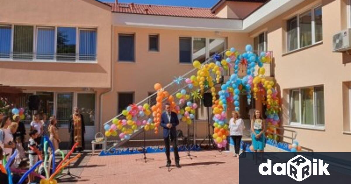 Кметът на Бургас Димитър Николов откри днес нова детска градина