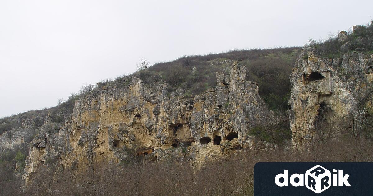 Поредицата от турове, които се провеждат до Затрупаната“ скална църква,