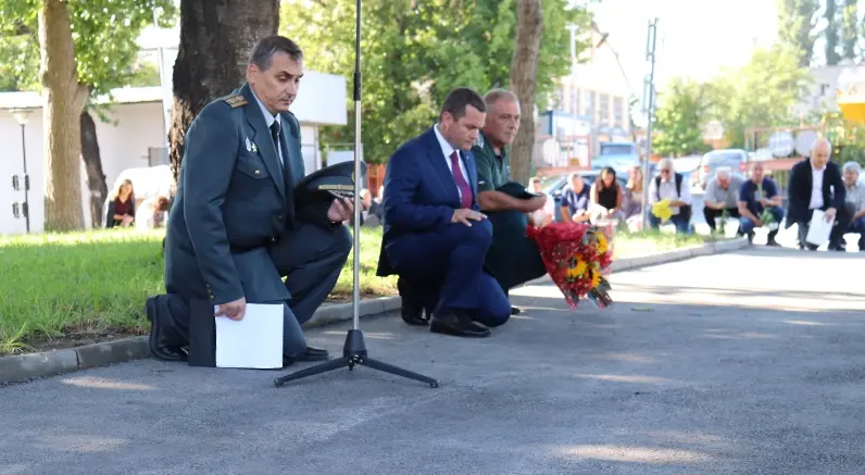 Прекланяме се пред загиналите пожарникари