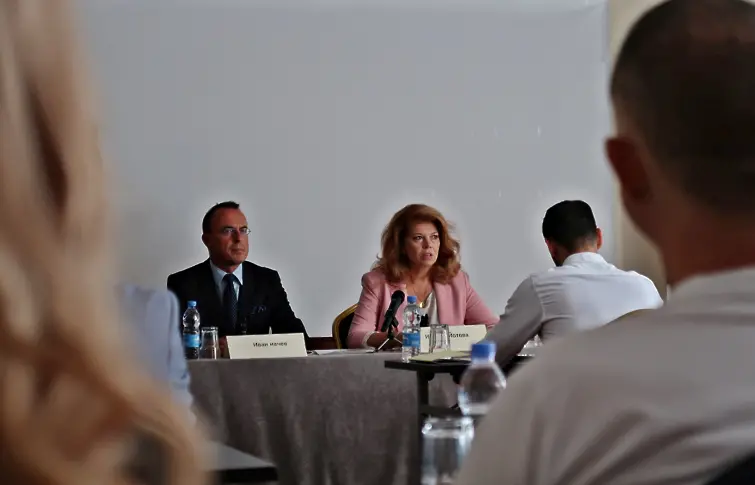 Йотова: Темата за външната политика на България липсва в публичния дебат