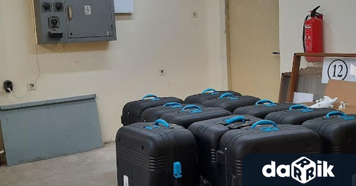 Днес пристигнаха общо 11 на брой демонстрационни машини, които бяха