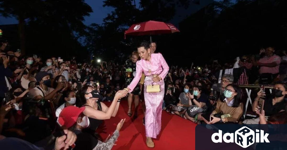 Активистка в Тайланд беше осъдена на две години затвор, след