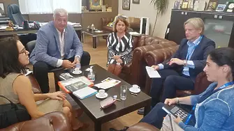 Здравко Димитров се срещна с международни наблюдатели за предстоящите избори