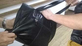 Разследват кражба на дамска чанта съобщиха от полицията във ВрацаСигналът